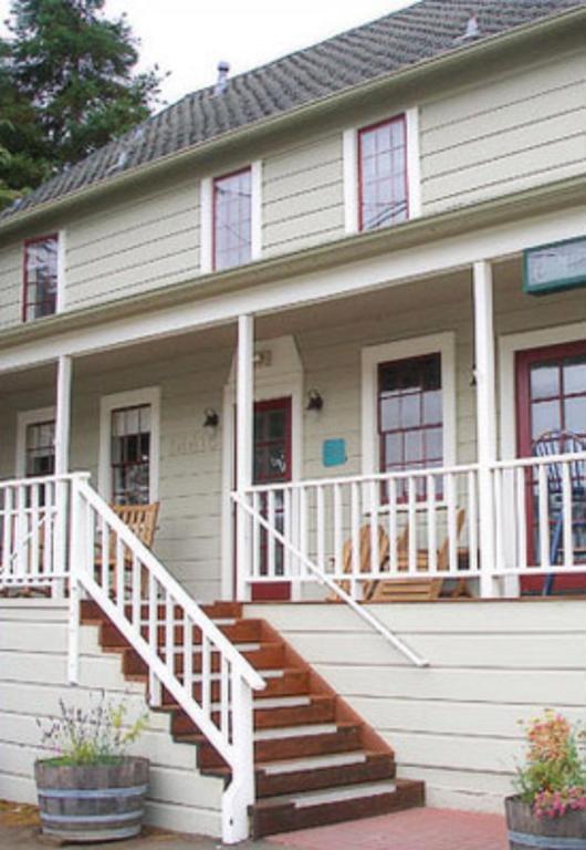 Valley Ford Hotel Exterior photo